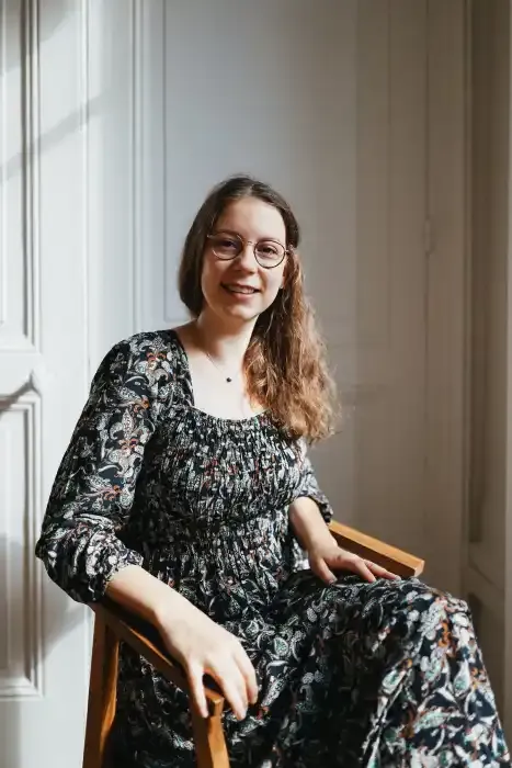 Sage-femme en consultation de rééducation périnéale